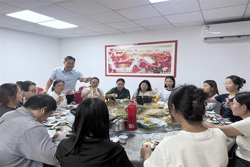 SPAEXI Team Dinner: Self-Introductions, Toasts, and Laughter Bring the Team Closer