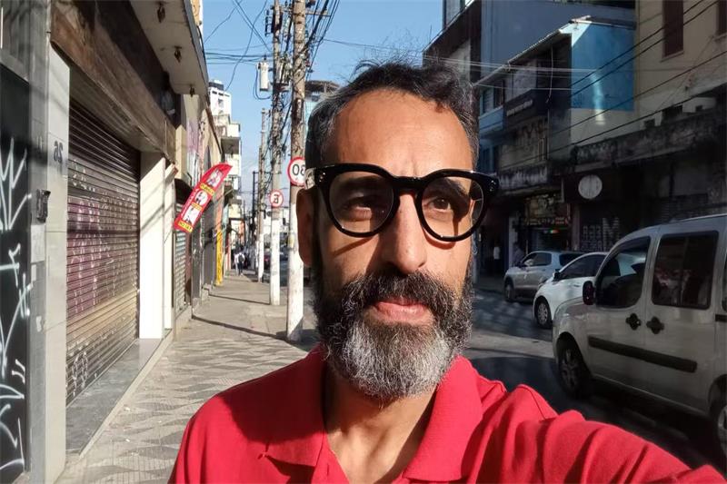 Brazilian Client Tests SPAEXI V03 AI Translation Glasses: Minimalist Design Praised, AI Translation and Video Recording Stand Out