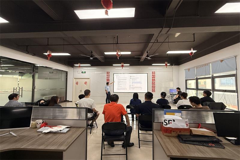 SPAEXI Organizes Employee Training on Instagram and Facebook to Better Connect with International Clients
